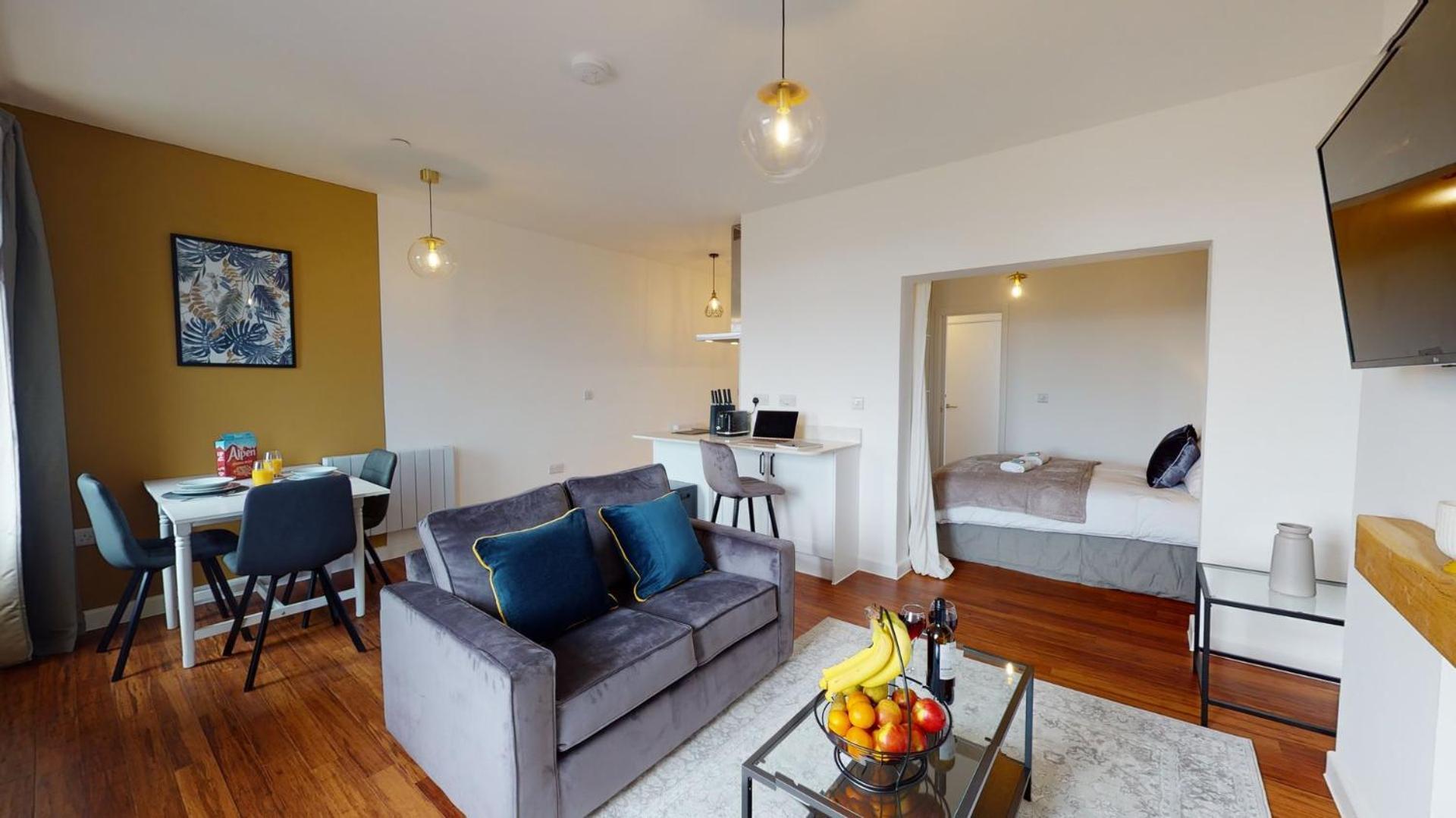 Studio Apartment With 65" Smart Tv 纽波特 外观 照片